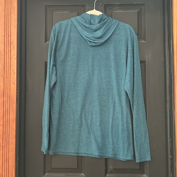 Loose fitting base layer - Picture 3 of 3